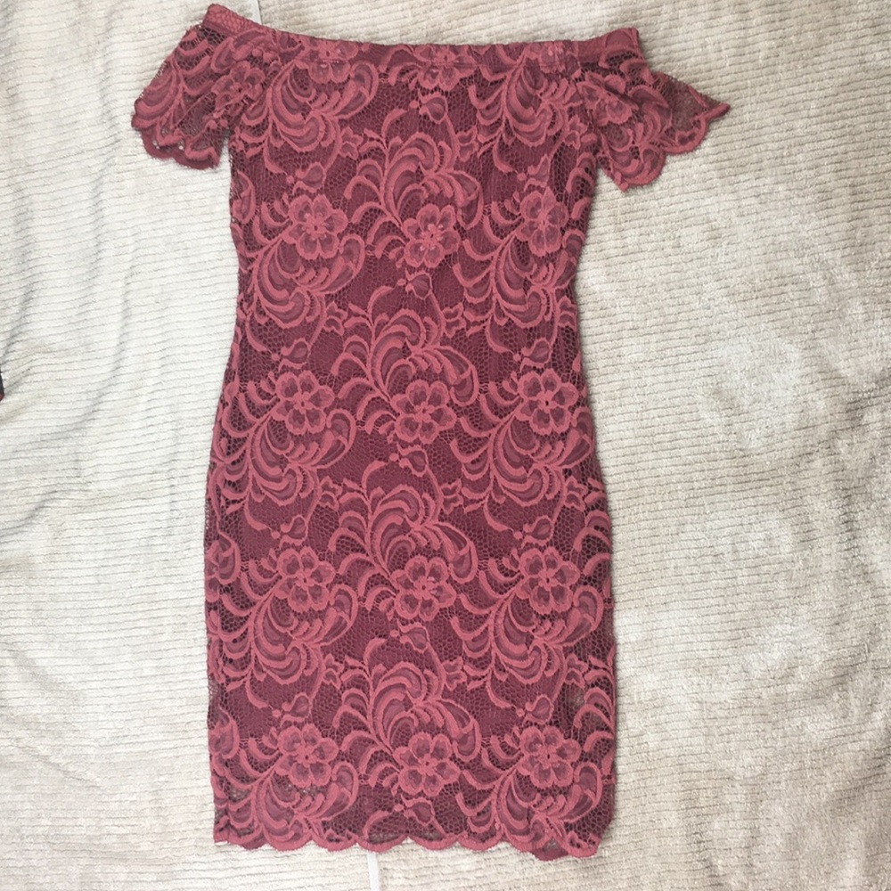 Ambiance Body-Con Off the Shoulder Lace Dress S